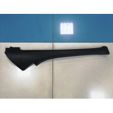 Накладка стойки ветрового окна наружная левая ГАЗ 3302 Накладка стойки ветрового окна наружная левая ГАЗ 3302