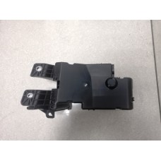 Крышка блока предохранителей Toyota RAV4