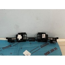 Направляющая переднего бампера Opel Astra H