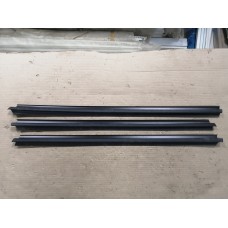 Уплотнители стекла двери нижний наружный ВАЗ 2123