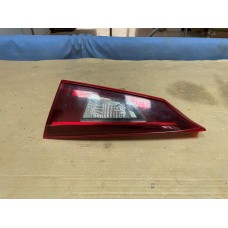 Фонарь задний внутренний правый Mazda 3 BM