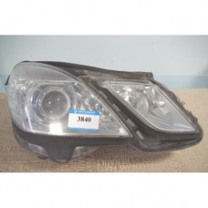 Фара передняя правая Mercedes-Benz E 220 Фара передняя правая Mercedes-Benz E 220