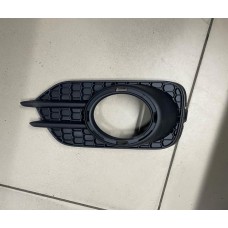 Решётка в бампер передняя правая Volkswagen Tiguan Решётка в бампер передняя правая Volkswagen Tiguan