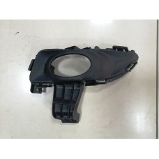 Накладка фары противотуманной левая Mazda 3