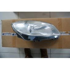 Фара передняя правая Skoda Fabia 