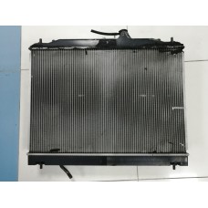 Радиатор охлаждения двигателя Nissan Serena С25