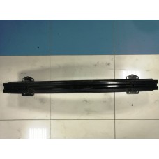 Усилитель бампера переднего Nissan Serena C25