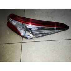 Фонарь правый внешний Toyota Camry xv70