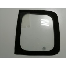 Стекло двери задней правое Lada Largus