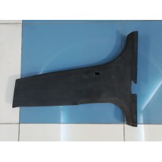 Обшивка стойки центральная нижняя левая Skoda Octavia A5