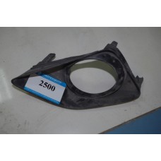 Рамка противотуманой фары правой Toyota Corolla