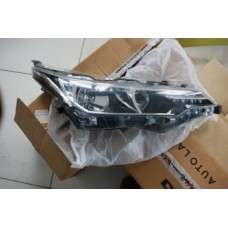 Фара передняя правая Toyota Corolla 
