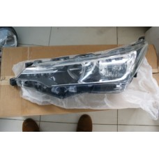 Фара передняя левая Toyota Corolla 