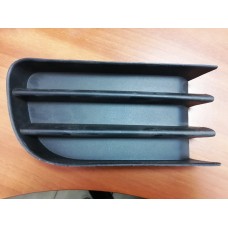 Заглушка противотуманной фары правая Renault Megane II