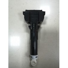 Форсунка омывателя фары передняя правая Toyota RAV4