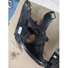 Кронштейн переднего бампера правый Renault Scenic III