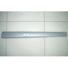 Молдинг двери передней правый Renault Megane