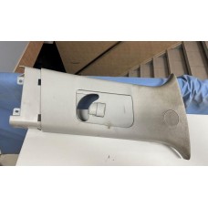 Обшивка средней правой стойки Mitsubishi Outlander